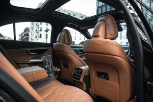 Luksusowy Mercedes E Class w214 VIP taxi lotnisko Gdańsk